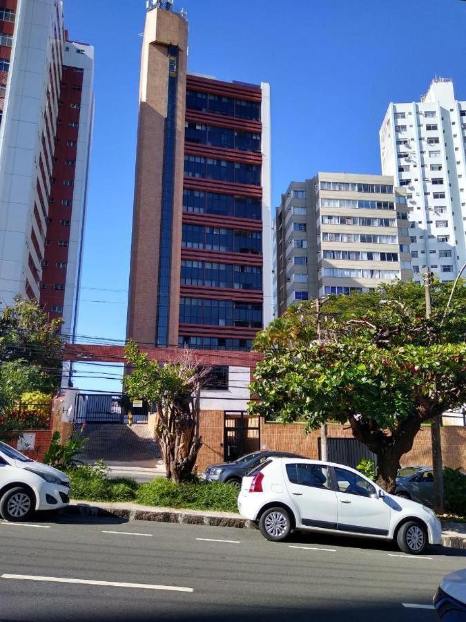 Maravilhoso Apartamento 2 Quartos Com Ofuro Porto Da Barra Salvador Summer Barra Flat Kültér fotó
